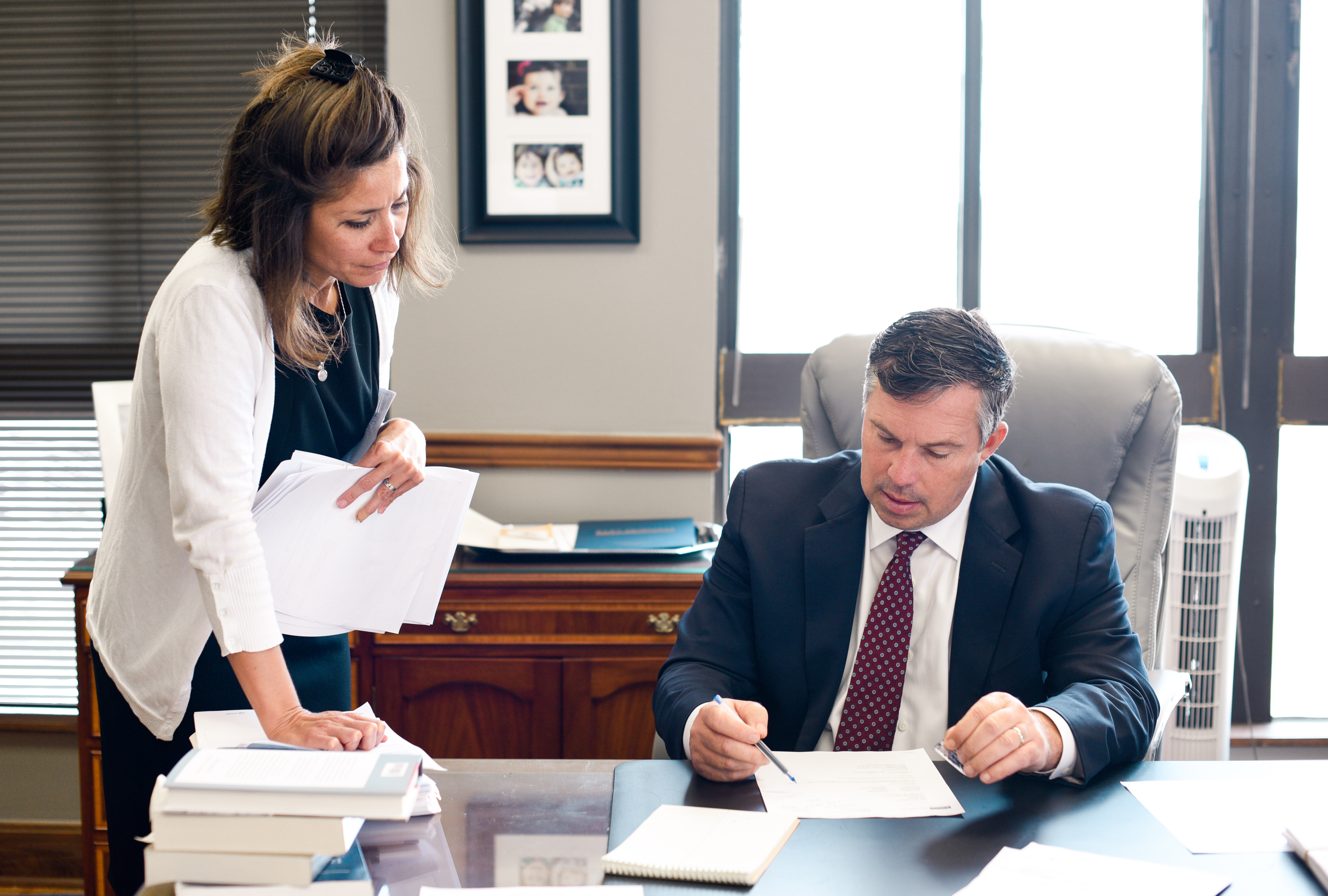 Why Should I Hire an Injury Lawyer Over an Average Attorney?